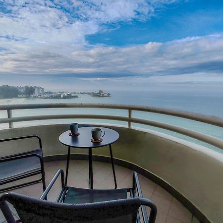 'Newly Refurbished' 'Sunny Seaview' At Regency With 2 Carpark By Shine Stay Port Dickson Extérieur photo