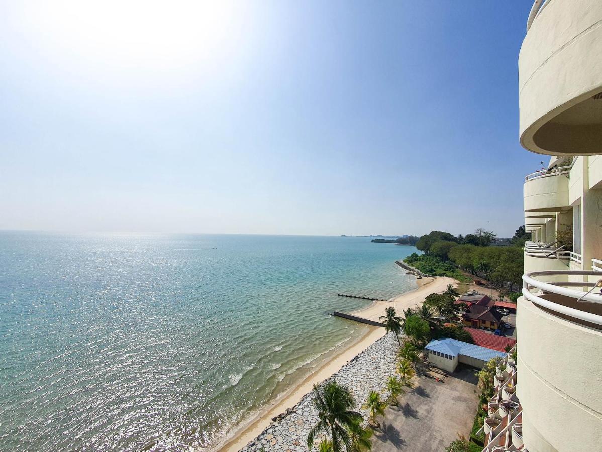 'Newly Refurbished' 'Sunny Seaview' At Regency With 2 Carpark By Shine Stay Port Dickson Extérieur photo