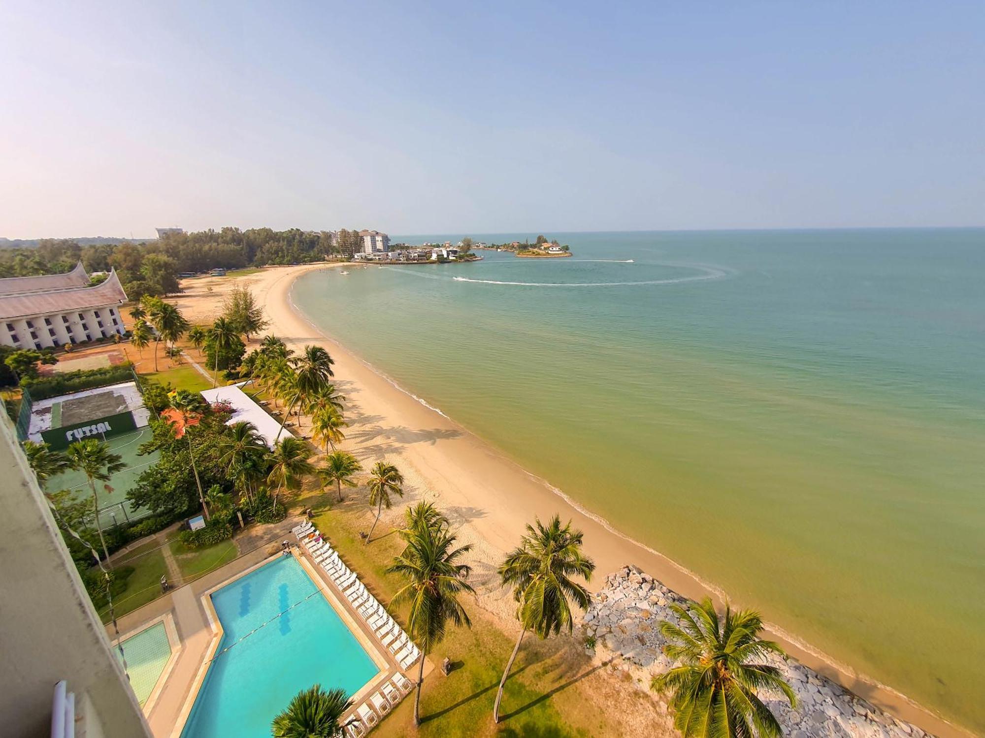 'Newly Refurbished' 'Sunny Seaview' At Regency With 2 Carpark By Shine Stay Port Dickson Extérieur photo