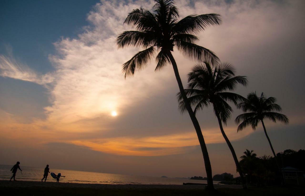 'Newly Refurbished' 'Sunny Seaview' At Regency With 2 Carpark By Shine Stay Port Dickson Extérieur photo